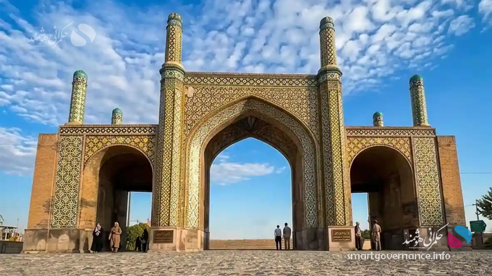 قزوین1 - ارتقاء جایگاه قزوین در شاخص‌های حکمرانی هوشمند - حکمرانی هوشمند به گزارش پایگاه خبری حکمرانی هوشمند، سید محمد علمی روز چهارشنبه با اشاره به برنامه‌های جدید مدیریت شهری قزوین اظهار کرد: هفته گذشته تفاهم‌نامه‌ای با مشارکت شهرداری قزوین، استانداری، شرکت ملی پست جمهوری اسلامی ایران و معاونت عمران و توسعه امور شهری و روستایی وزارت کشور برای اجرای طرح ملی «جی‌نف» (G-NAF) منعقد شد.