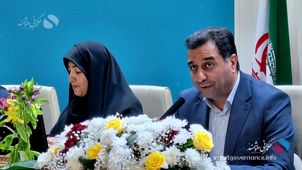 مدیرکل آموزش اصفهان - سامانه هوشمند آموزش و پرورش اصفهان برای شناسایی افت تحصیلی دانشآموزان - حکمرانی هوشمند مدیرکل آموزش و پرورش استان اصفهان از طراحی سامانه جامع هوشمند آموزش و یادگیری خبر داد؛ سامانهای که قرار است با استفاده از دادههای آموزشی، افت تحصیلی و نقاط ضعف دانشآموزان را شناسایی کرده و زمینه را برای طراحی مداخلات هدفمند و پایش مستمر روند یادگیری فراهم کند.